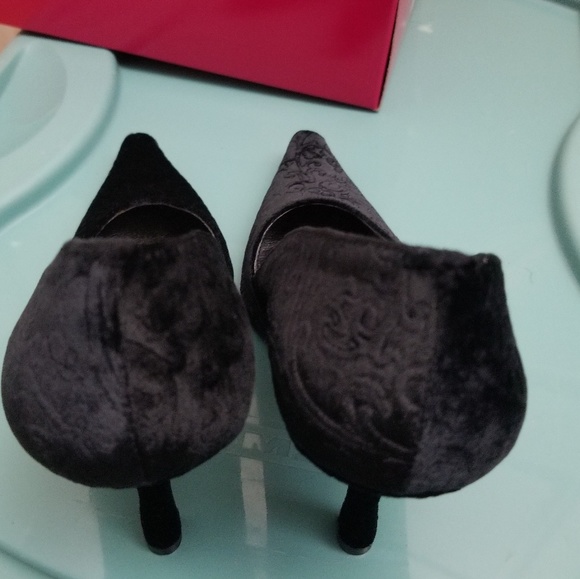 BCBGirls Katchen 3½" Heels, runs SMALL, NIB - Picture 4 of 8